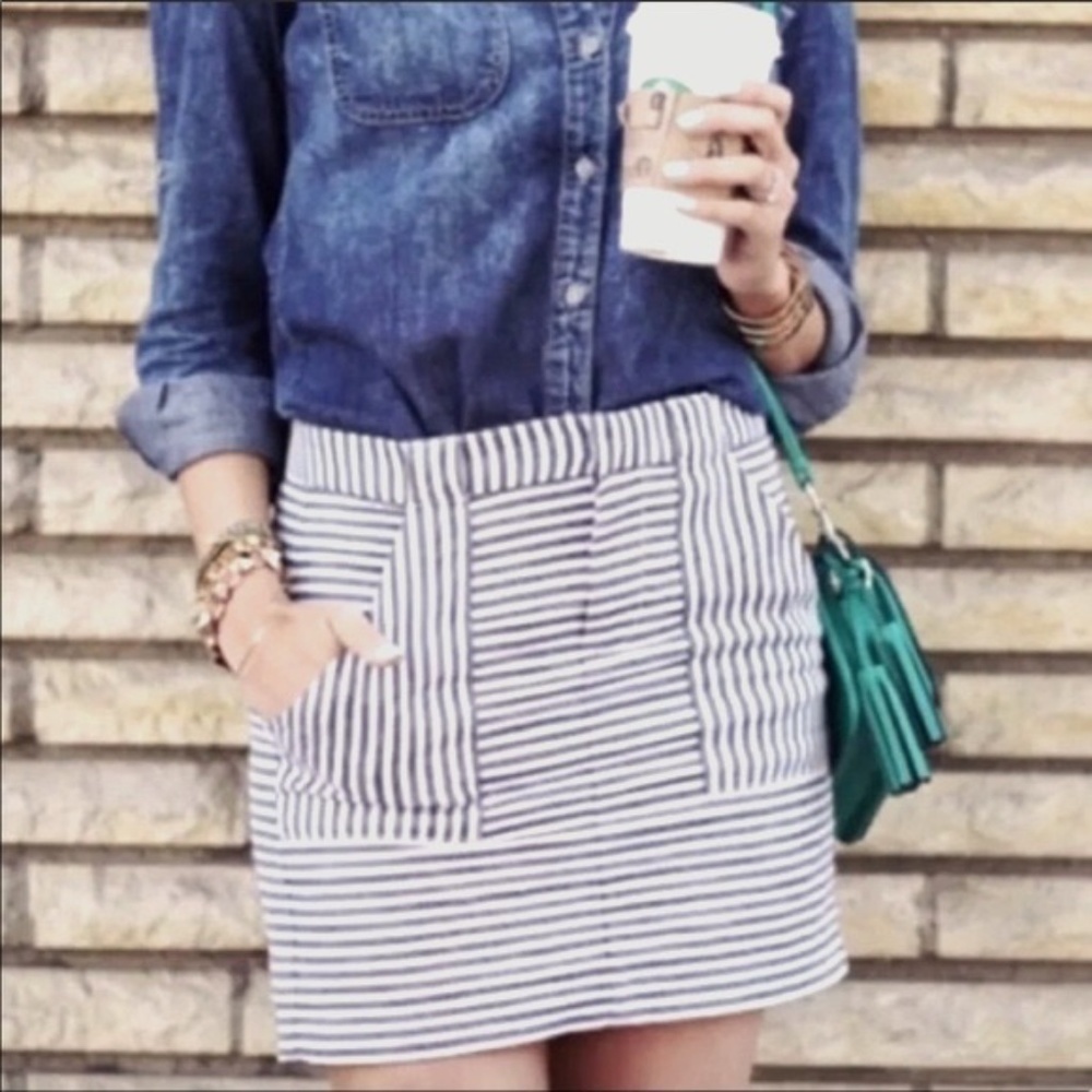 EUC Madewell Light Navy Striped Engineered Linen Blend Mini Skirt Size 4
